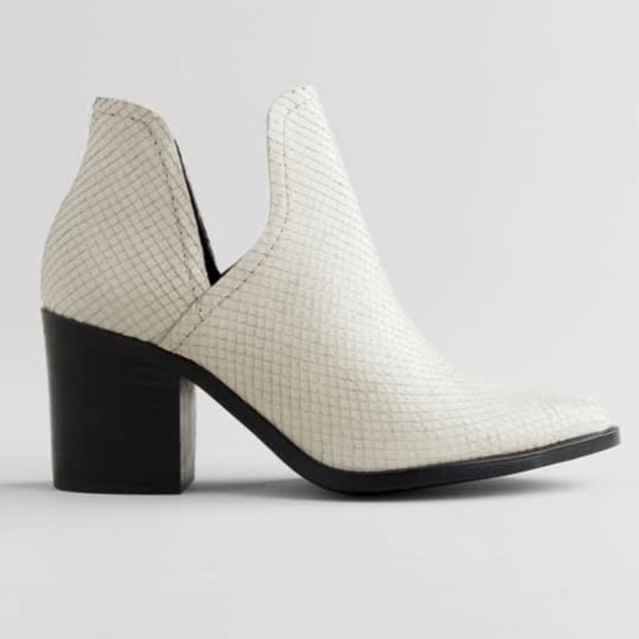 Steve Madden Petra Open Side Bootie - White Snake - Picture 7 of 8